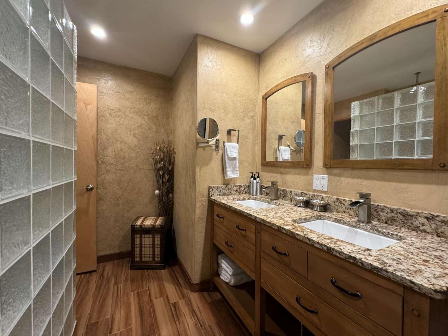 Best Location In The Heart Of Lions Head, Ski Lockers, Jacuzzi And Pool Vail Ngoại thất bức ảnh